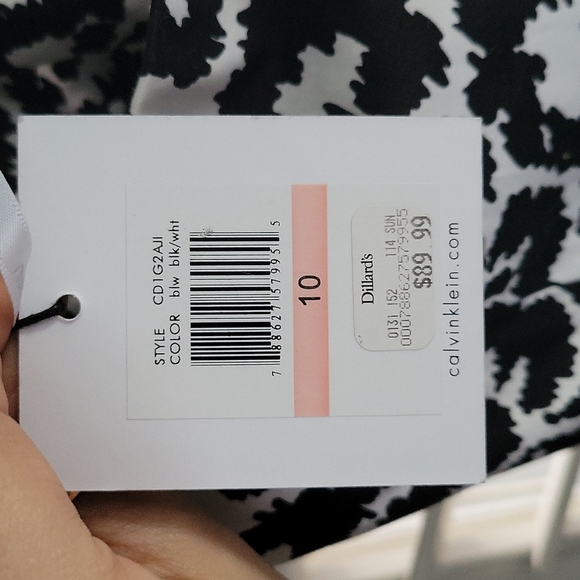 NWT Calvin Klein off shoulder fitted dress size 10 black and white - Picture 6 of 7